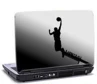 Mand med basketball, med sort og hvid overgange i baggrunden Mand med basketball, med sort og hvid overgange i baggrunden