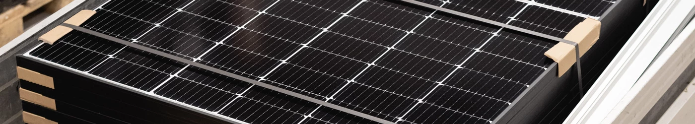 Hybrid solcelleanlæg med batteri