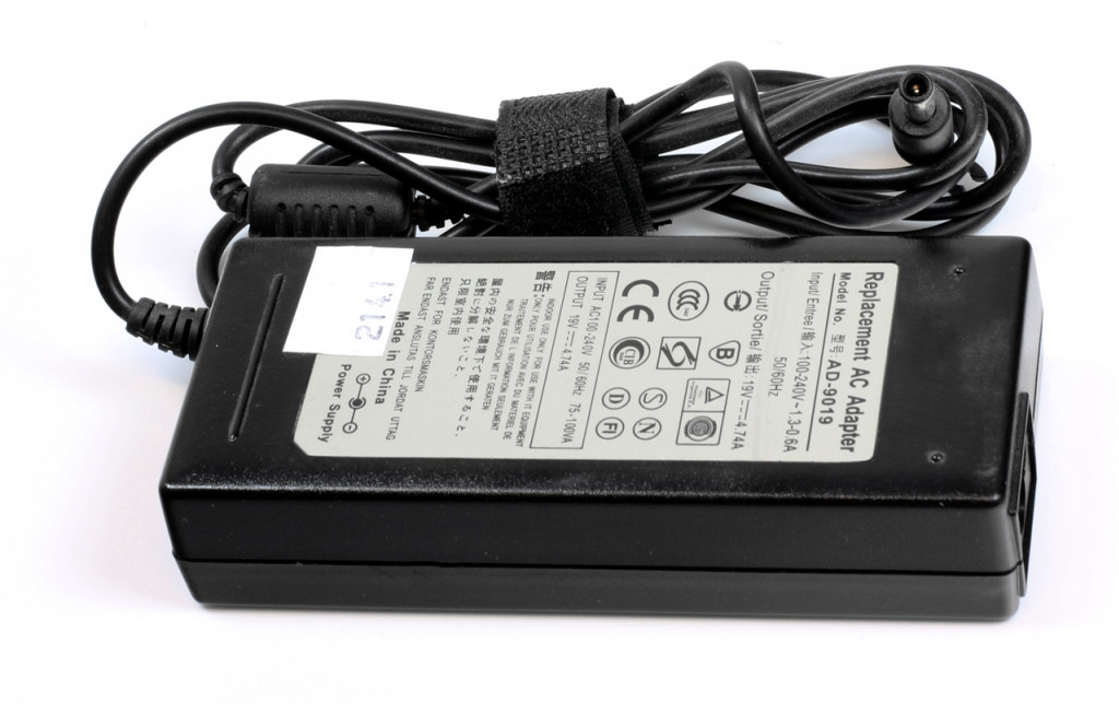 Samsung 90W 19V 4.74A strømforsyning med 5.5mm x 3.0mm Pin In Tip- Kompatibel